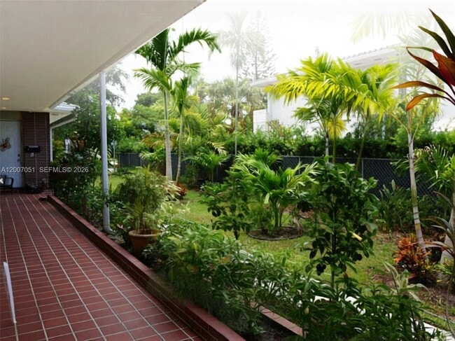 Building Photo - 812 NE 90th St