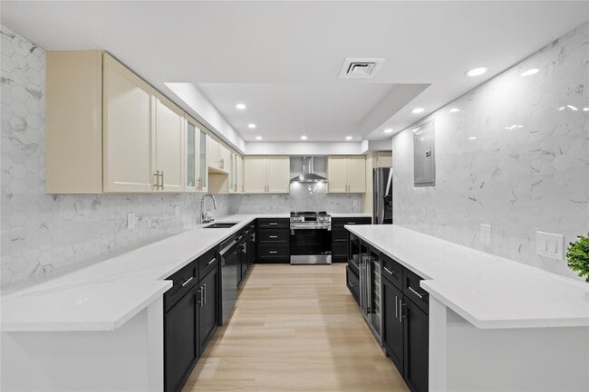 Building Photo - 3500 Galt Ocean Dr