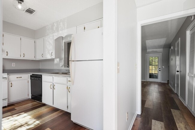 Building Photo - West Georgia Town Home for Rent
