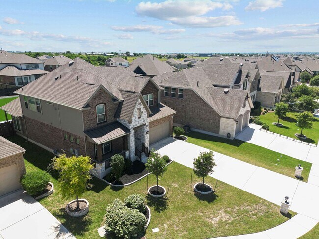Building Photo - Welcome to your slice of paradise in Round...