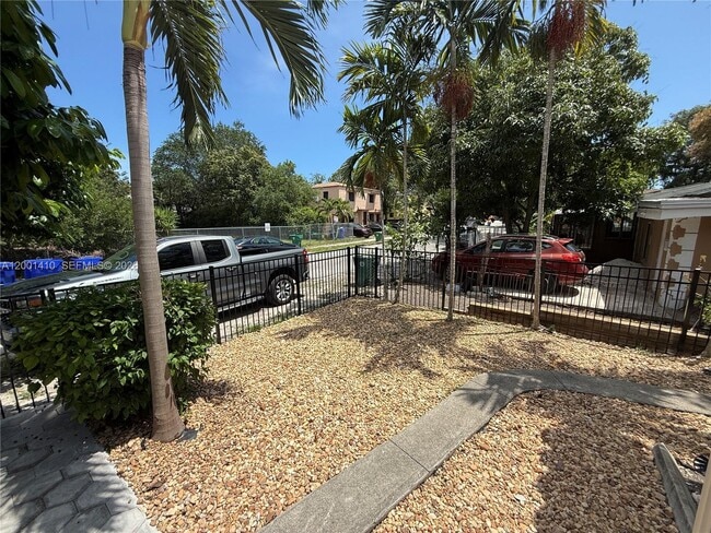 Building Photo - 5530 NW Miami Ct