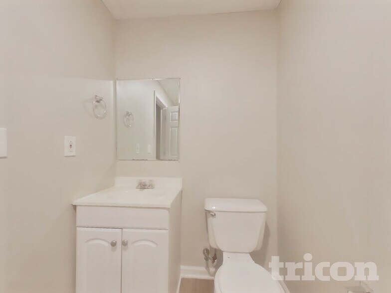 Building Photo - 4013 Mt Vernon Dr