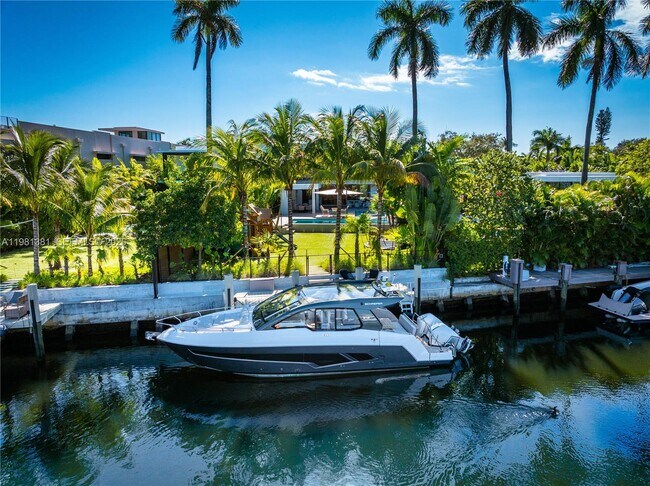 Building Photo - 707 NE 77th St