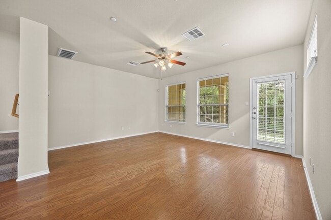 Building Photo - Updated Scofield Villas Condo with Garage & Private Yard