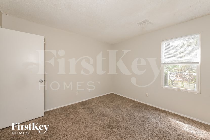 Building Photo - 6249 Creekford Ln