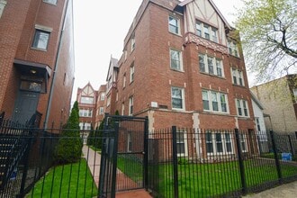 Building Photo - 2922 N Sacramento Ave