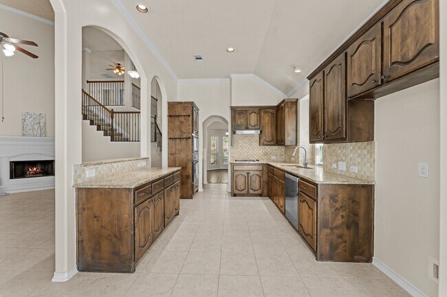 Building Photo - 20698 Oakhurst Meadows Dr