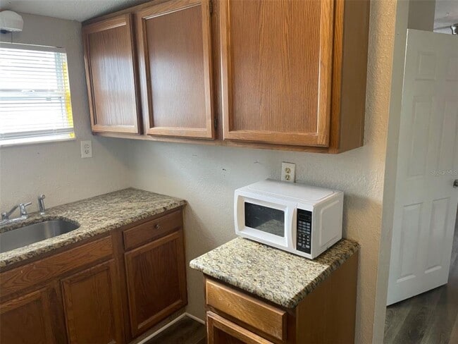 Building Photo - 1651 32nd Ave N