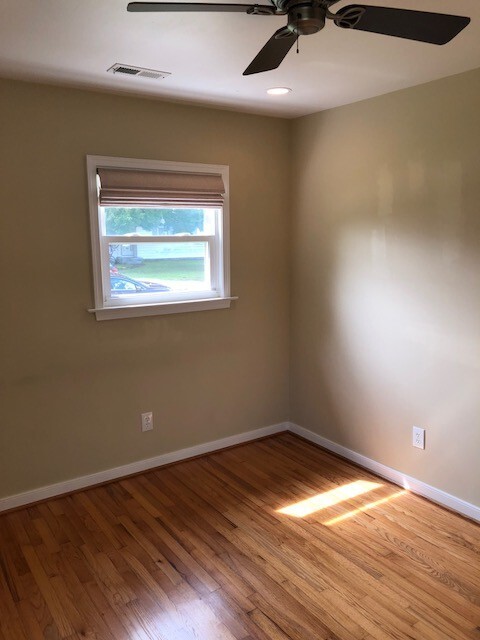 Building Photo - LARRYMORE ACRES