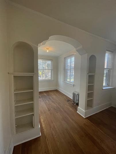 Interior Photo - 2024 Hubbard Street