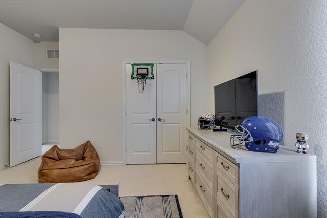 Building Photo - 4800 Meadow Falls Dr