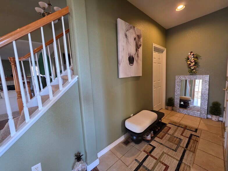 Building Photo - 9536 W Avalon Dr