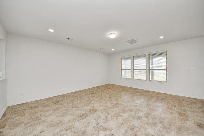 Building Photo - 25430 King Reyes St