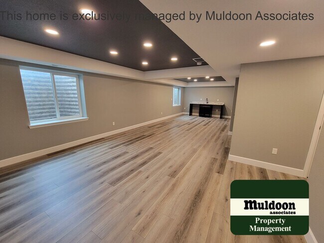 Building Photo - ? Bright & Spacious 3-Bedroom Home w/ 3-Car Garage