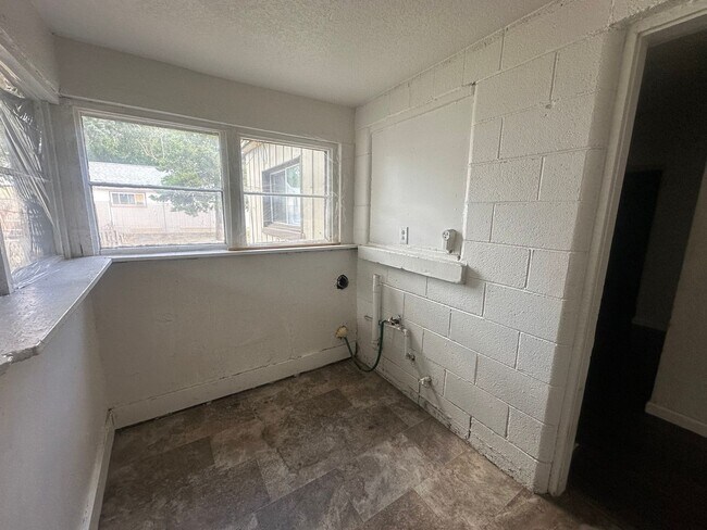 Building Photo - 2903 E Joseph Ave