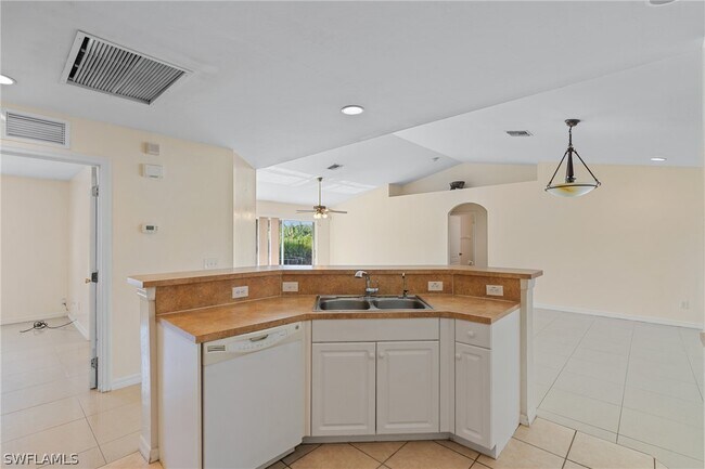 Building Photo - 3701 Hanna Ave N