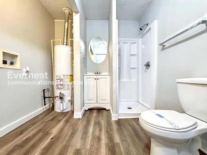 Building Photo - 2004 Bader Ave SW