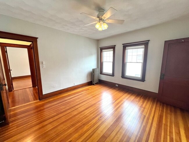 Building Photo - 171 School St