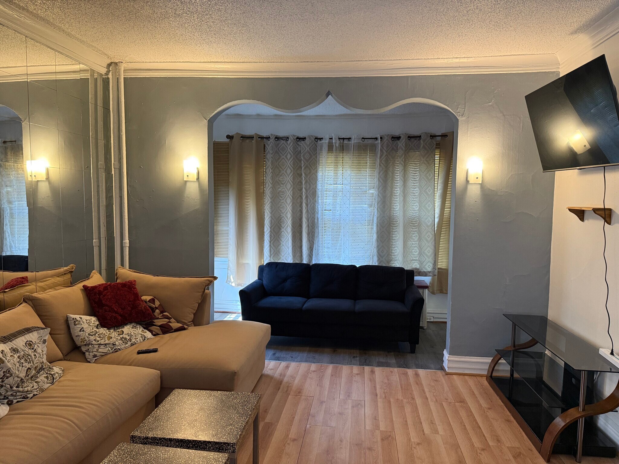 Living Room - 7351 S Green St