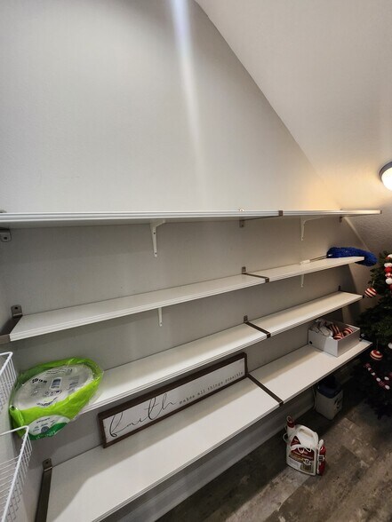 Building Photo - 4114 N Nebraska Ave