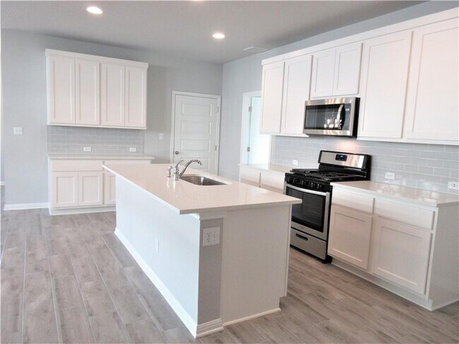 Building Photo - 2224 Pecan Island Dr