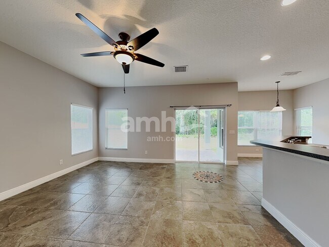 Building Photo - 10956 Willow Ridge Loop