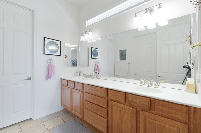 Building Photo - Beautiful Golf Course Home in Solera at Apple Valley (55+ Community)