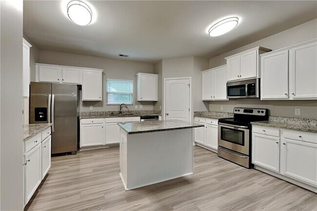 Building Photo - 119 Spring Forrest Ln