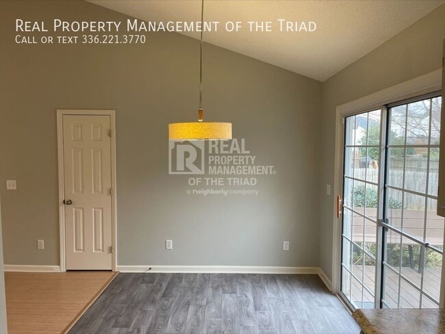 Building Photo - 4600 Prestbury Dr
