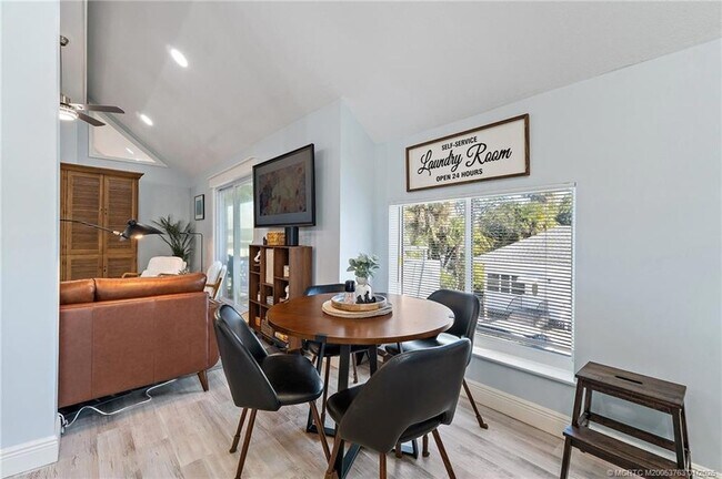 Building Photo - 310 SE Denver Ave