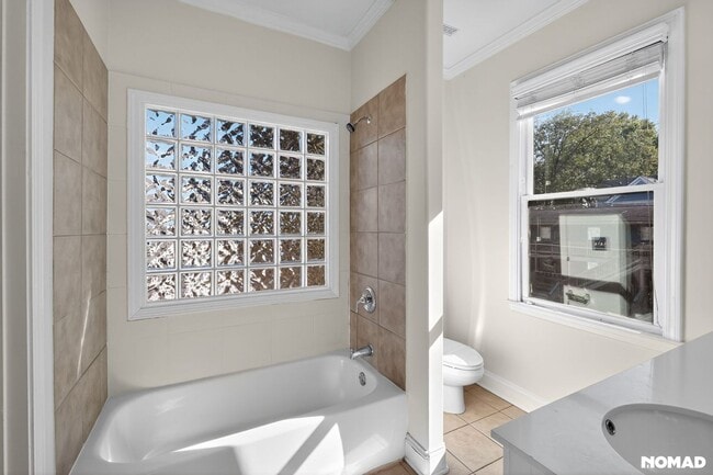 Building Photo - 237 Crumley St SW