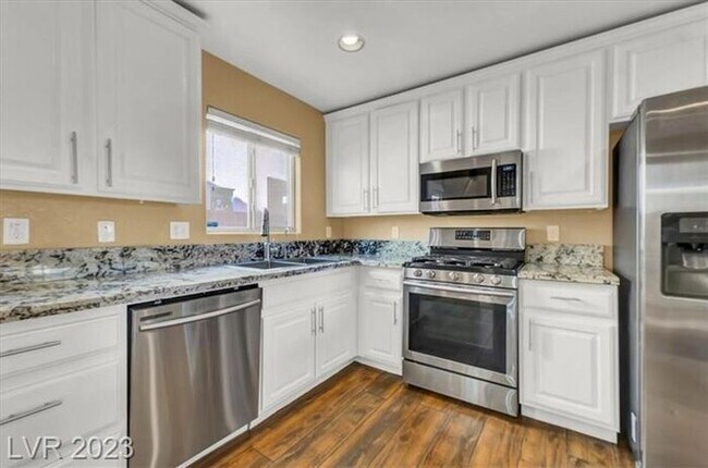 Building Photo - Cute 2-Story Henderson Home w/ Dual Primary Bedrooms!