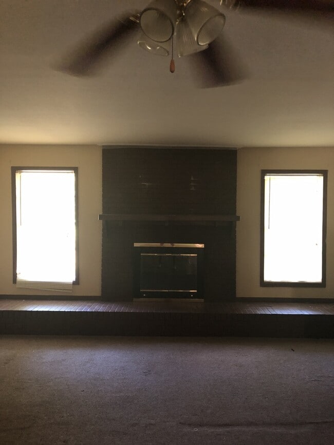 Building Photo - 802 Navaho Trail