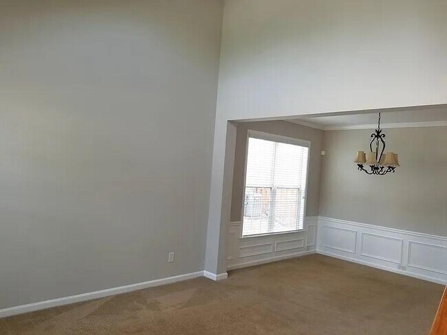 Building Photo - 1353 Dukes Creek Dr