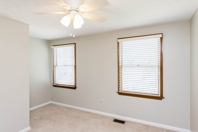 Building Photo - 8047 Simfield Rd