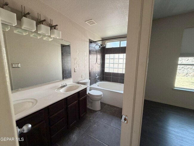 Building Photo - 12564 Western Gull Dr