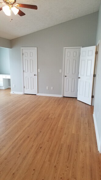 Building Photo - 618 Spence Enclave Way