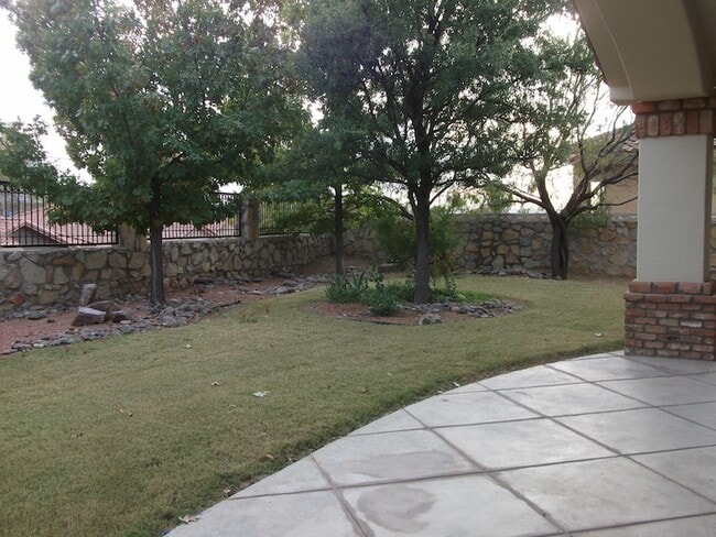 Building Photo - 6284 Wildwood Ct