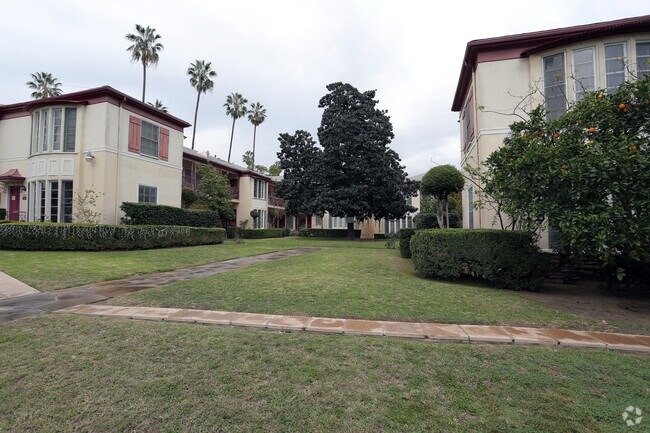 Building Photo - 1100 S Westmoreland Ave