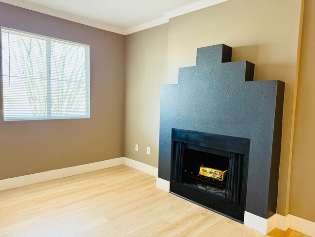 Building Photo - Charming 1-Bedroom Condo in the Heart of S...