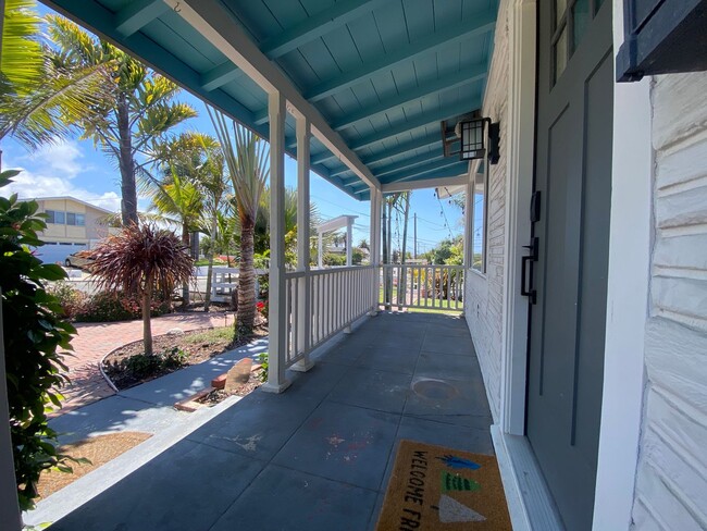 Building Photo - Unique 4 Bedroom 2 bath Guest Home in Ocea...