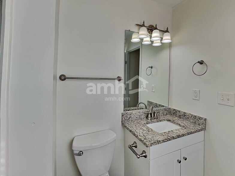 Building Photo - 7450 Sterling Springs Way