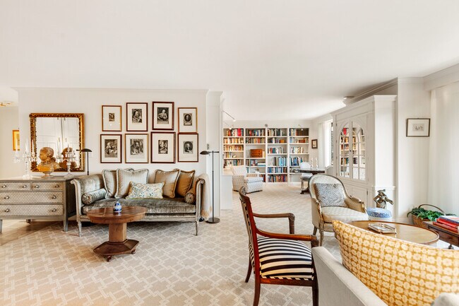 Building Photo - 180 Beacon St