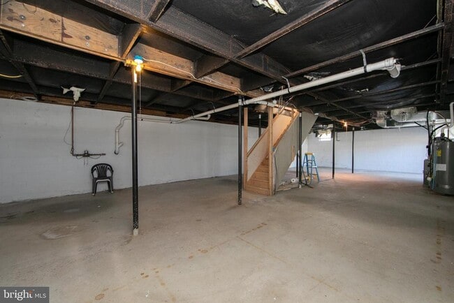 Building Photo - 605 Neck Rd
