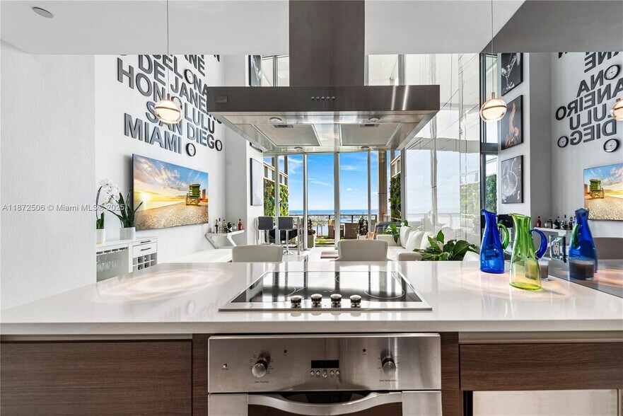 Building Photo - 1100 Biscayne Blvd