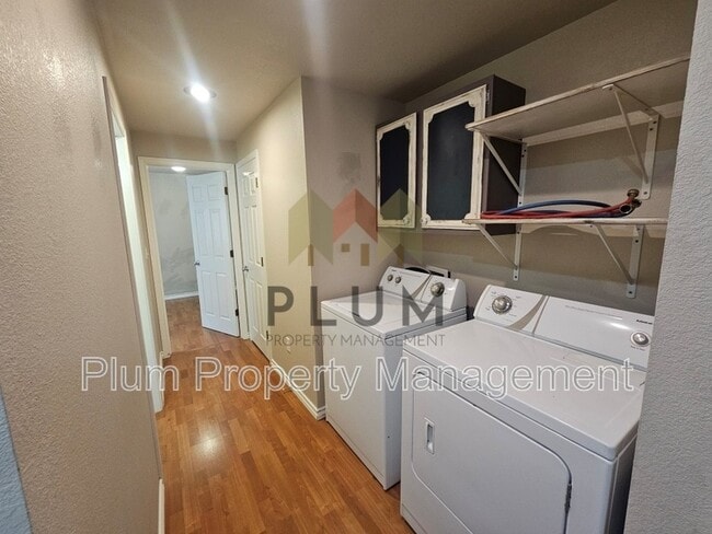 Building Photo - 4571 Potter Park Loop