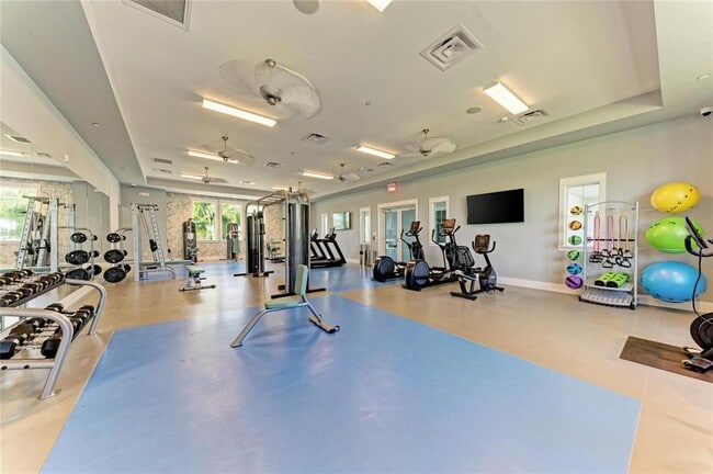 Building Photo - 6629 Fort Pierce Ave