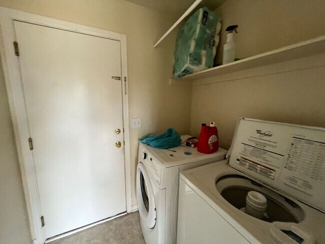 Building Photo - Nice Home in North Fort Collins