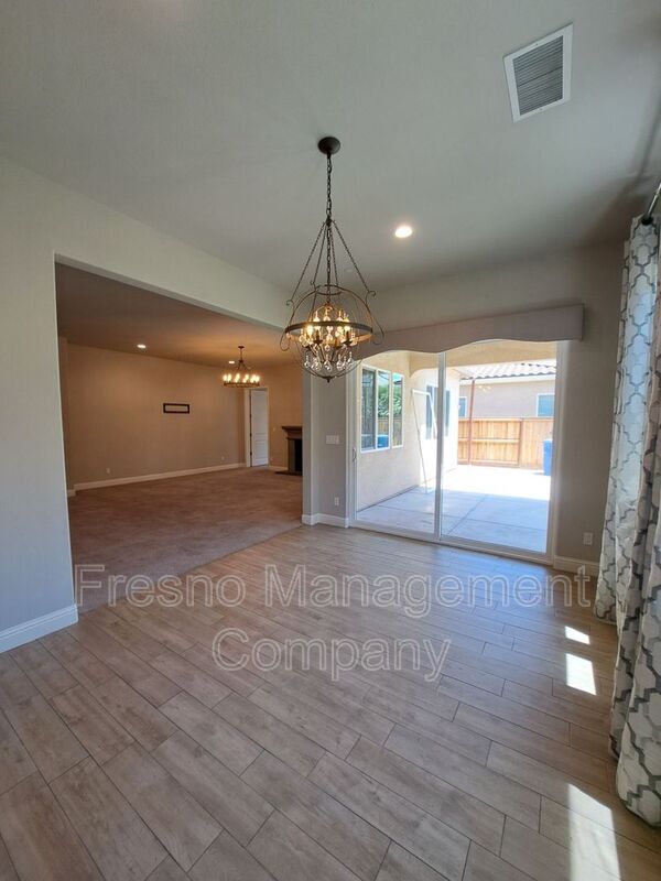 Building Photo - 4266 Sierra Madre Ave