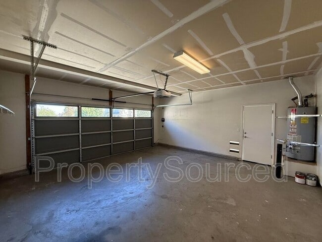 Building Photo - 388 Crescent Moon Dr